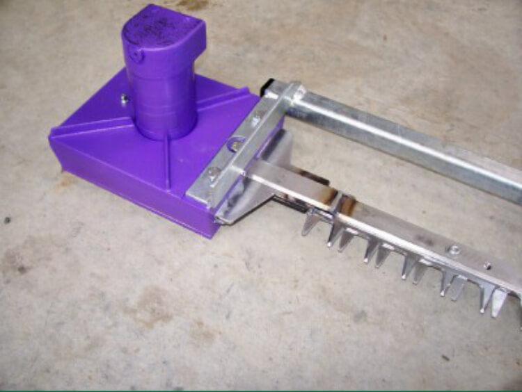 Hydraulic Cutter Bar Closeup