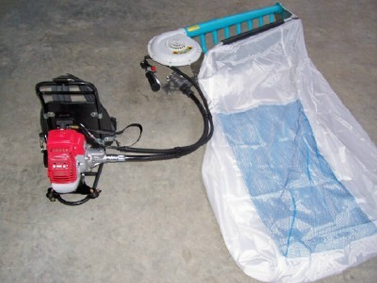 Ochiai AM120V Harvester And AM 26EZ Backpack Full View